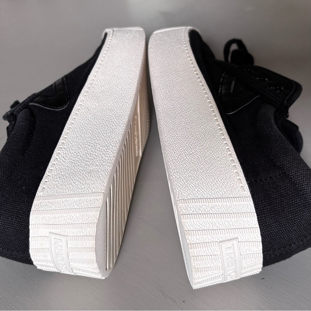 TRETORN Nylite Bold Lace Up Canvas Platform Sole Sneakers - Picture 6 of 7